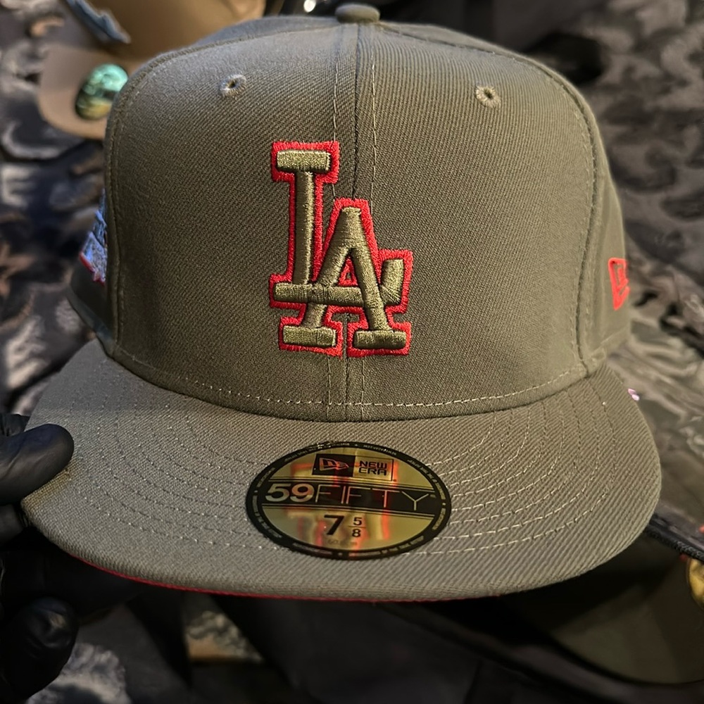 Brand new dodger fitted hat olive 🫒 green w red 7 5/8